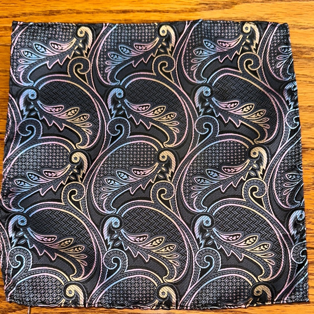 Brand‎ New Pastel Paisley Patterned Pocket Square